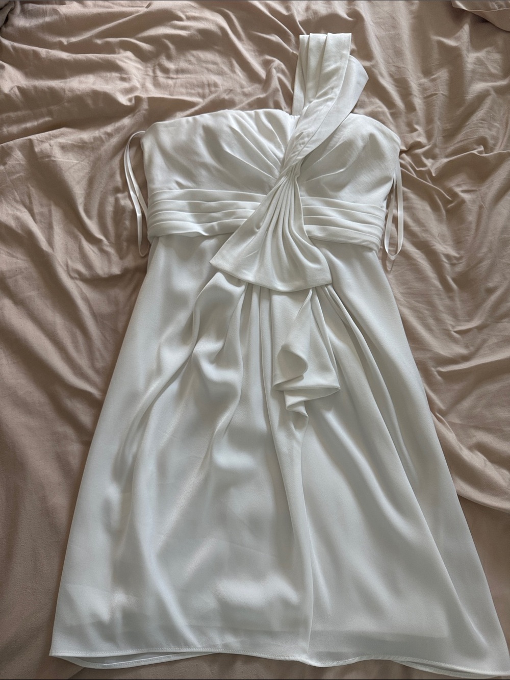 BCBGMaxAzria One-Shoulder White Cocktail Dress with Draped Knot